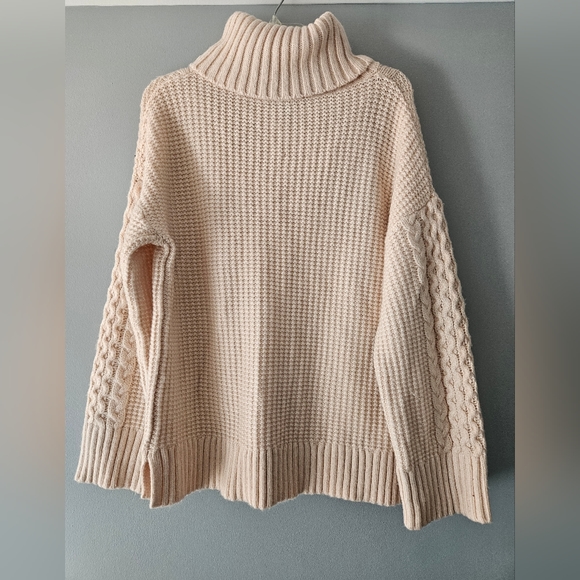 Cute sweater - Picture 2 of 4